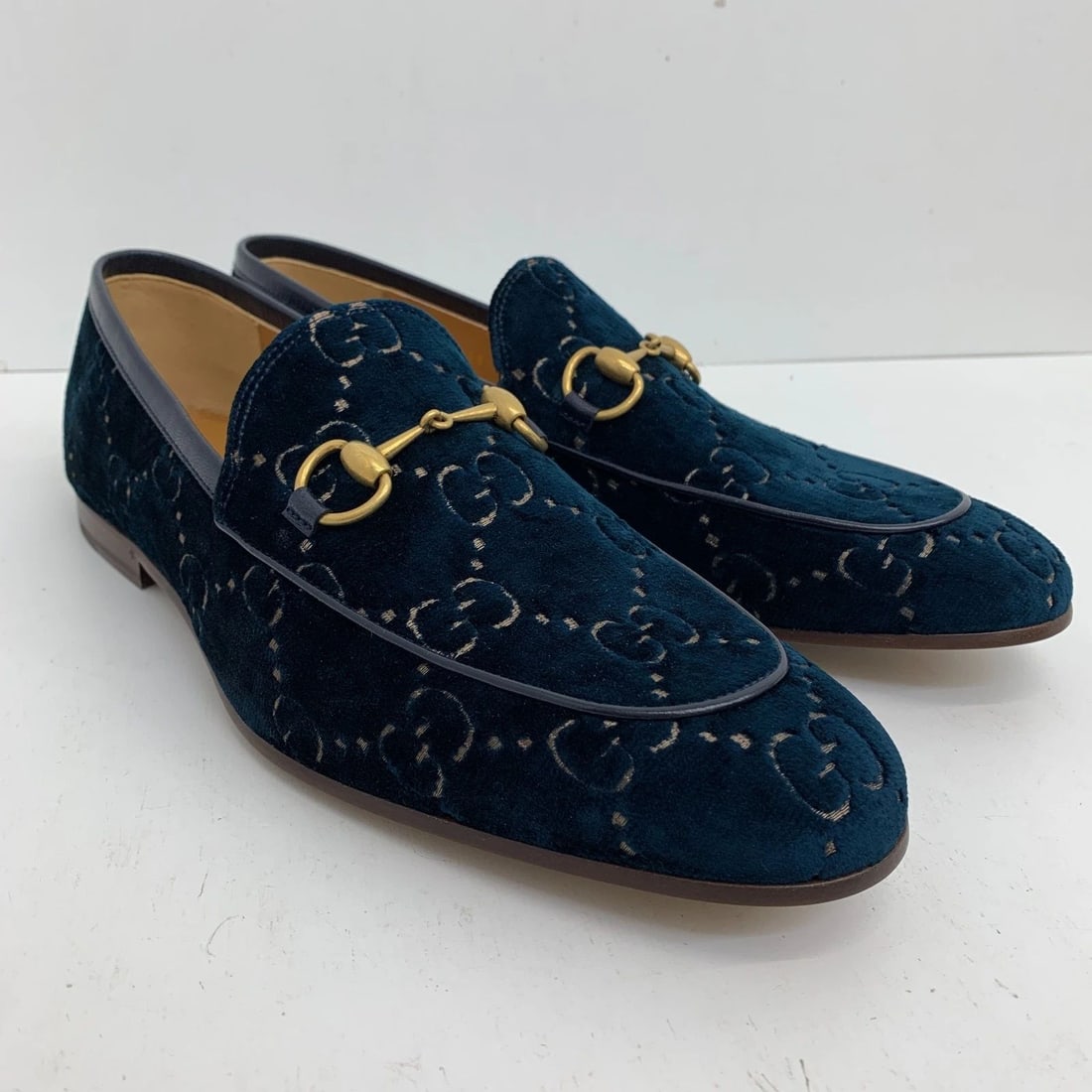 AUTHENTIC GUCCI LOAFERS SOFT LOGO HORSEBIT GUCCISSIMA SHOES MENS SIZE 10.5: AUTHENTIC GUCCI LOAFERS SOFT LOGO HORSEBIT GUCCISSIMA SHOES MENS SIZE 10.5 AUTHENTIC GUCCI LOAFERS SOFT LOGO HORSEBIT GUCCISSIMA SHOES MENS SIZE 10.5 Suede, Gold Plated, Leather Loafers Manufactured: 
