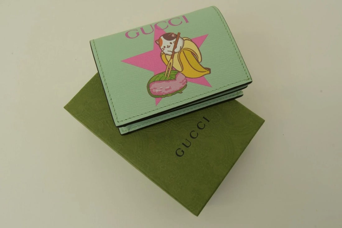 AUTHENTIC GUCCI BANANYA DAIFUKU STAR CLIP BIFOLD WALLET LEATHER ANIME CAT W BOX (1 of 2)