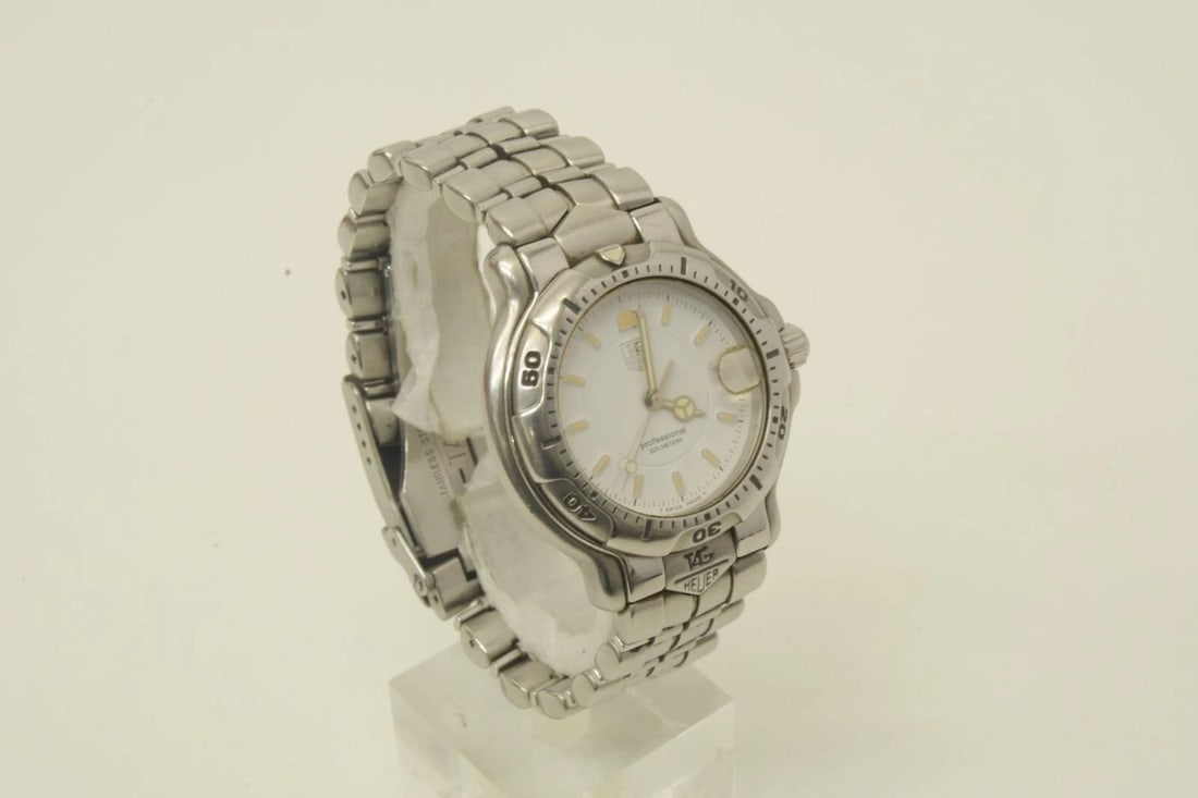 AUTHENTIC TAG HEUER PROFESSIONAL 200M WATCH 35MM STAINLESS STEEL DIVER WH1211: AUTHENTIC TAG HEUER PROFESSIONAL 200M WATCH 35MM STAINLESS STEEL DIVER WH1211 Authentic Tag Heuer Professional 200m Watch 35mm Stainless Steel Diver WH1211 Authentic Tag Heuer Professional 200m Watch 
