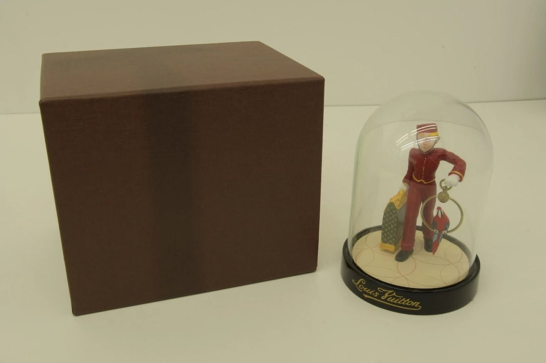 AUTHENTIC LOUIS VUITTON MONOGRAM BAG BELLHOP PARROT GLOBE DESK COLLECTIBLE: AUTHENTIC LOUIS VUITTON MONOGRAM BAG BELLHOP PARROT GLOBE DESK COLLECTIBLE Authentic Louis Vuitton Monogram Bag Bellhop Parrot Globe Desk Collectible AUTHENTIC LOUIS VUITTON MONOGRAM BAG BELLHOP PARRO