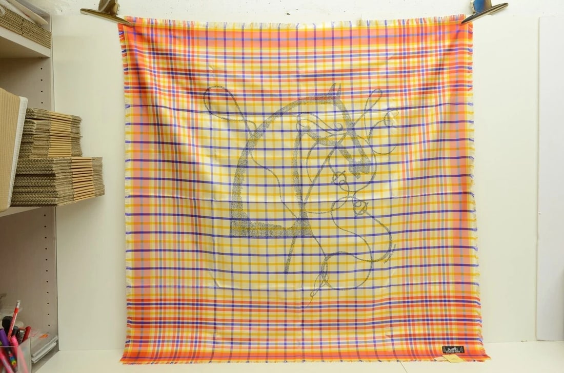 AUTHENTIC HERMES 100% SILK SCARF CARRE KILT ORANGE ULTRAVIOLET 90CM EXCLUSIVE: AUTHENTIC HERMES 100% SILK SCARF CARRE KILT ORANGE ULTRAVIOLET 90CM EXCLUSIVE Authentic Hermes 100% Silk Scarf Carre Kilt Orange Ultraviolet 90cm Exclusive Authentic Hermes 100% Silk Scarf Carre Kilt 