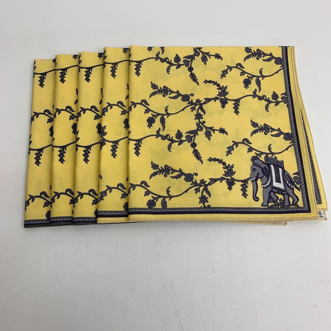 AUTHENTIC HERMES ELEPHANT NAPKIN SET KITCHEN YELLOW DINNER HOME COLLECTIBLE: AUTHENTIC HERMES ELEPHANT NAPKIN SET KITCHEN YELLOW DINNER HOME COLLECTIBLE Authentic Hermes Elephant Napkin Set Kitchen Yellow Dinner Home Collectible Hermes Napkin Cotton Manufactured: France Home, 