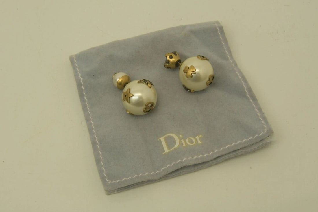 AUTHENTIC CHRISTIAN DIOR PIERCED EARRINGS FAUX PEARL GP BEE LOGO STAR JEWELRY: AUTHENTIC CHRISTIAN DIOR PIERCED EARRINGS FAUX PEARL GP BEE LOGO STAR JEWELRY Authentic Christian Dior Pierced Earrings Faux Pearl GP Bee Logo Star Jewelry Jewelry Accessories Ladies, Womens, Female P