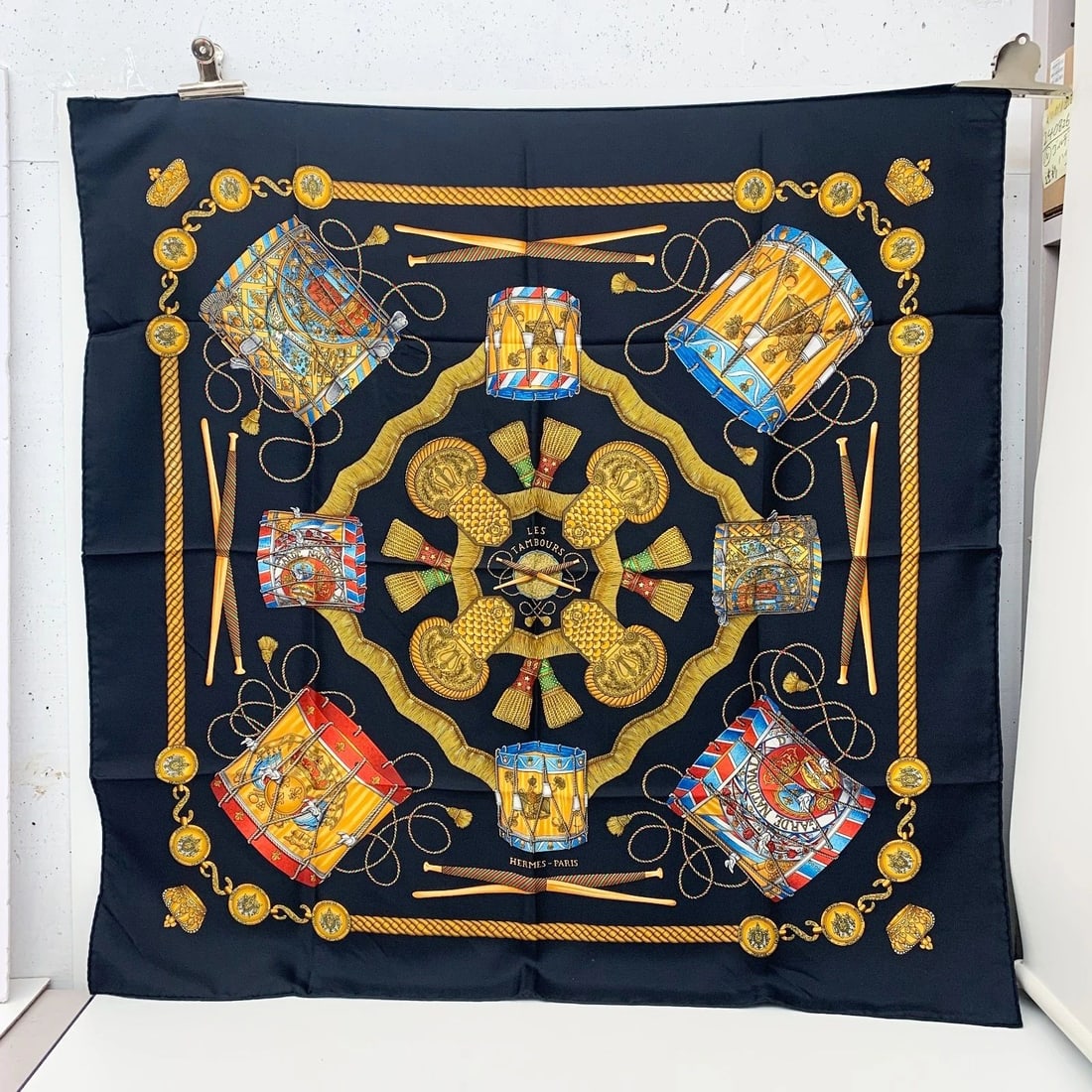 AUTHENTIC HERMES SCARF LES TAMBOURS METZ DRUMS BLACK 90CM VINTAGE SILK CARRE: AUTHENTIC HERMES SCARF LES TAMBOURS METZ DRUMS BLACK 90CM VINTAGE SILK CARRE AUTHENTIC HERMES SCARF LES TAMBOURS METZ DRUMS BLACK 90CM VINTAGE SILK CARRE