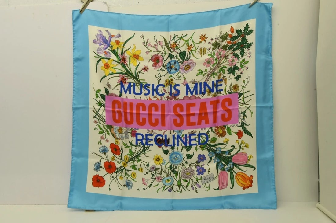 AUTHENTIC GUCCI SEATS SCARF BLUE WHITE SILK 90CM FLORAL MUSIC IS MINE RECLINED: AUTHENTIC GUCCI SEATS SCARF BLUE WHITE SILK 90CM FLORAL MUSIC IS MINE RECLINED Authentic Gucci Seats Scarf Blue White Silk 90cm Floral Music Is Mine Reclined Authentic Gucci Seats Scarf Blue White Sil