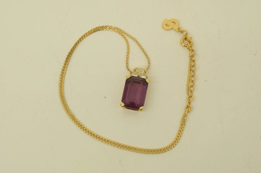 AUTHENTIC CHRISTIAN DIOR FAUX GEMSTONE NECKLACE GP CHAIN JEWELRY ACCESSORY: AUTHENTIC CHRISTIAN DIOR FAUX GEMSTONE NECKLACE GP CHAIN JEWELRY ACCESSORY Authentic Christian Dior Faux Gemstone Necklace GP Chain Jewelry Accessory Christian Dior Jewelry Accessory Ladies, Womens, F