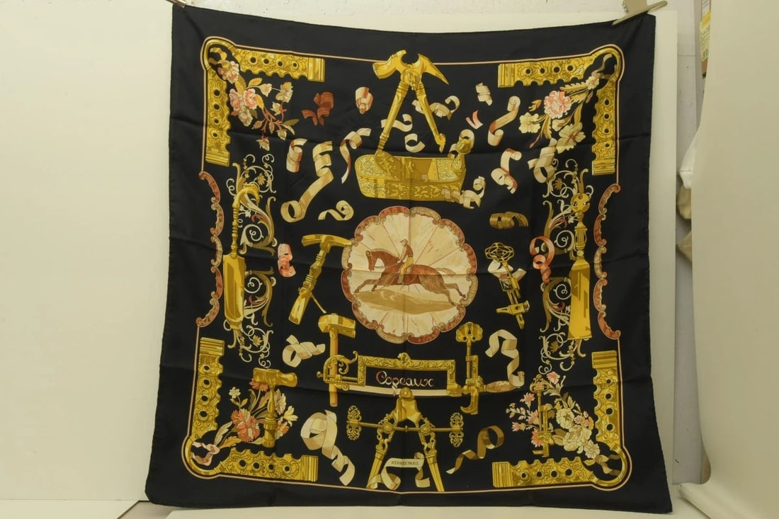 AUTHENTIC HERMES SCARF VINTAGE COPEAUX BLACK 90CM CATY LATHAM SILK: AUTHENTIC HERMES SCARF VINTAGE COPEAUX BLACK 90CM CATY LATHAM SILK Copeaux Shavings Caty Latham Manufactured: France Height: 90cm (35.4 inch) Width: 90cm (35.4 inch) 100% Silk Equestrian, Ribbon, Flor