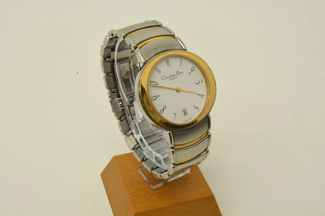 AUTHENTIC CHRISTIAN DIOR 30MM X 34MM WATCH LARGE OVAL WHITE DATE CLIP LINK BAND: AUTHENTIC CHRISTIAN DIOR 30MM X 34MM WATCH LARGE OVAL WHITE DATE CLIP LINK BAND Authentic Christian Dior 30mm x 34mm Watch Large Oval White Date Clip Link Band Authentic Christian Dior 30mm x 34mm Wat