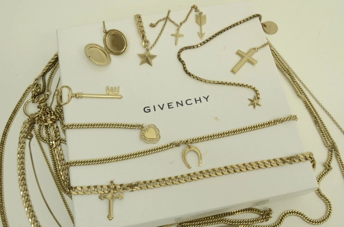 AUTHENTIC GIVENCHY VINTAGE DANGLE BELT MULTI CHARM SILVER PLATED CHAIN JEWELRY: AUTHENTIC GIVENCHY VINTAGE DANGLE BELT MULTI CHARM SILVER PLATED CHAIN JEWELRY Authentic Givenchy Vintage Dangle Belt Multi Charm Silver Plated Chain Jewelry AUTHENTIC GIVENCHY VINTAGE DANGLE BELT MUL