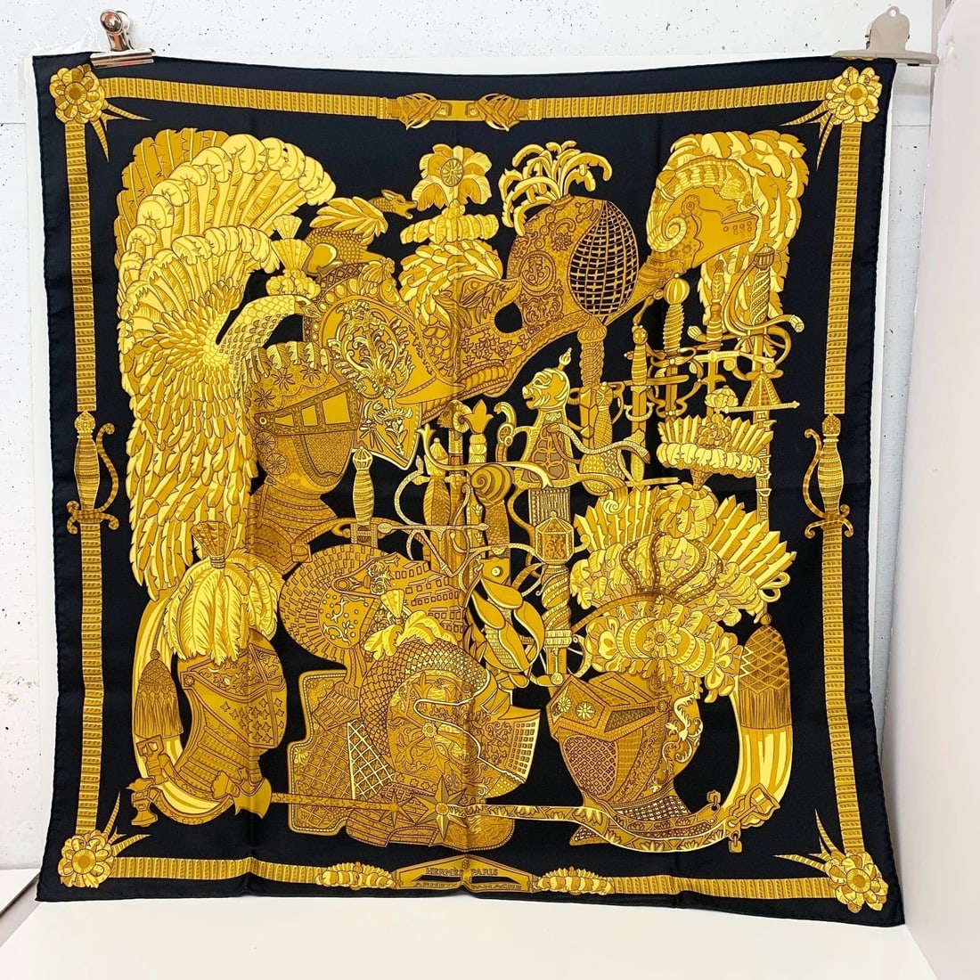 AUTHENTIC HERMES 100% SILK SCARF CARRE ARMETS EN PANACHE 90CM GOLD BLACK FAIVRE: AUTHENTIC HERMES 100% SILK SCARF CARRE ARMETS EN PANACHE 90CM GOLD BLACK FAIVRE AUTHENTIC HERMES 100% SILK SCARF CARRE ARMETS EN PANACHE 90CM GOLD BLACK FAIVRE