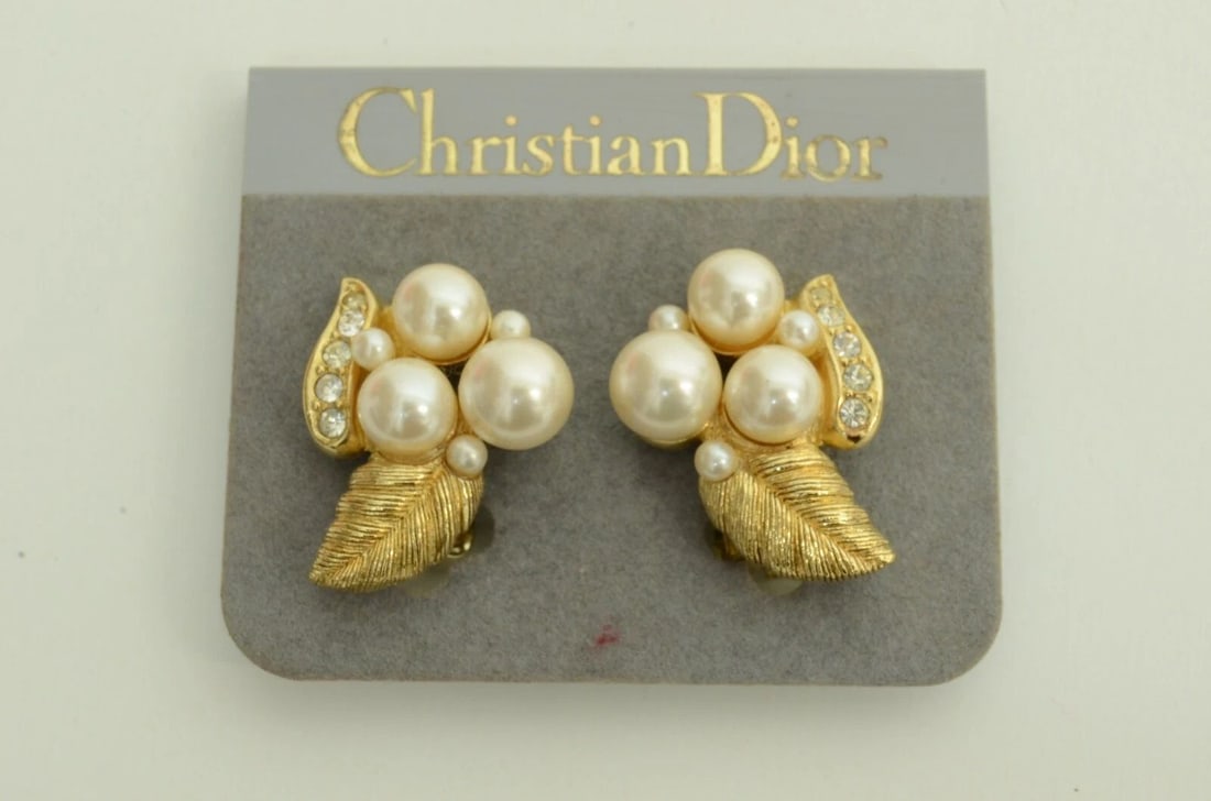 AUTHENTIC CHRISTIAN DIOR VINTAGE EARRINGS FAUX PEARL RHINESTONE LEAF GP JEWELRY: AUTHENTIC CHRISTIAN DIOR VINTAGE EARRINGS FAUX PEARL RHINESTONE LEAF GP JEWELRY Authentic Christian Dior Vintage Earrings Faux Pearl Rhinestone Leaf GP Jewelry AUTHENTIC CHRISTIAN DIOR VINTAGE EARRING