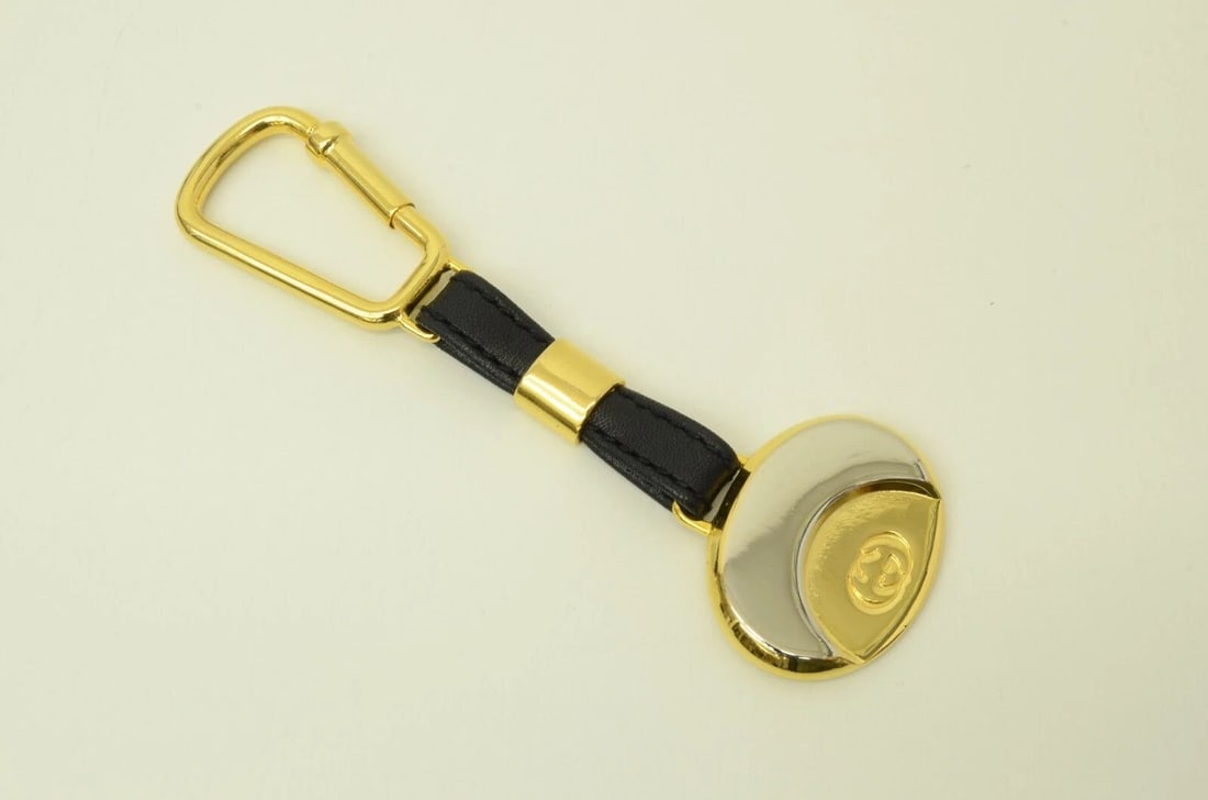 AUTHENTIC GUCCI GOLD PLATED CRESCENT MOON KEYCHAIN JEWELRY ACCESSORY TWIST CLIP (1 of 2)