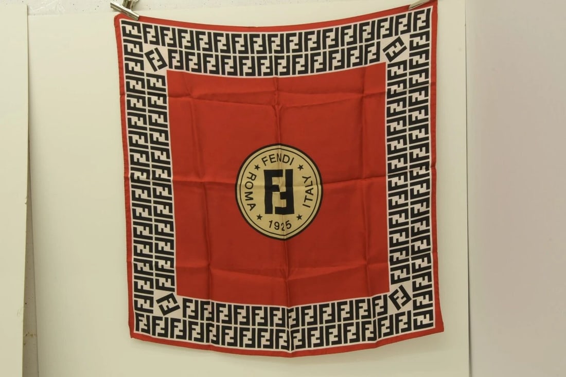 AUTHENTIC FENDI ROMA 100% SILK SCARF 66CM RED FF LOGO BORDER SIGNATURE WRAP (1 of 2)