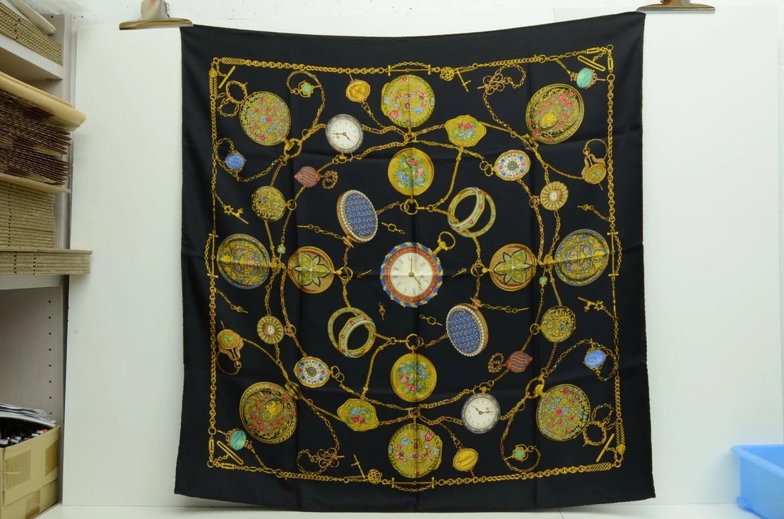 AUTHENTIC GUCCI 100% SILK SCARF BLACK GOLD POCKET WATCH 90CM STOPWATCH CLOCKS (1 of 2)