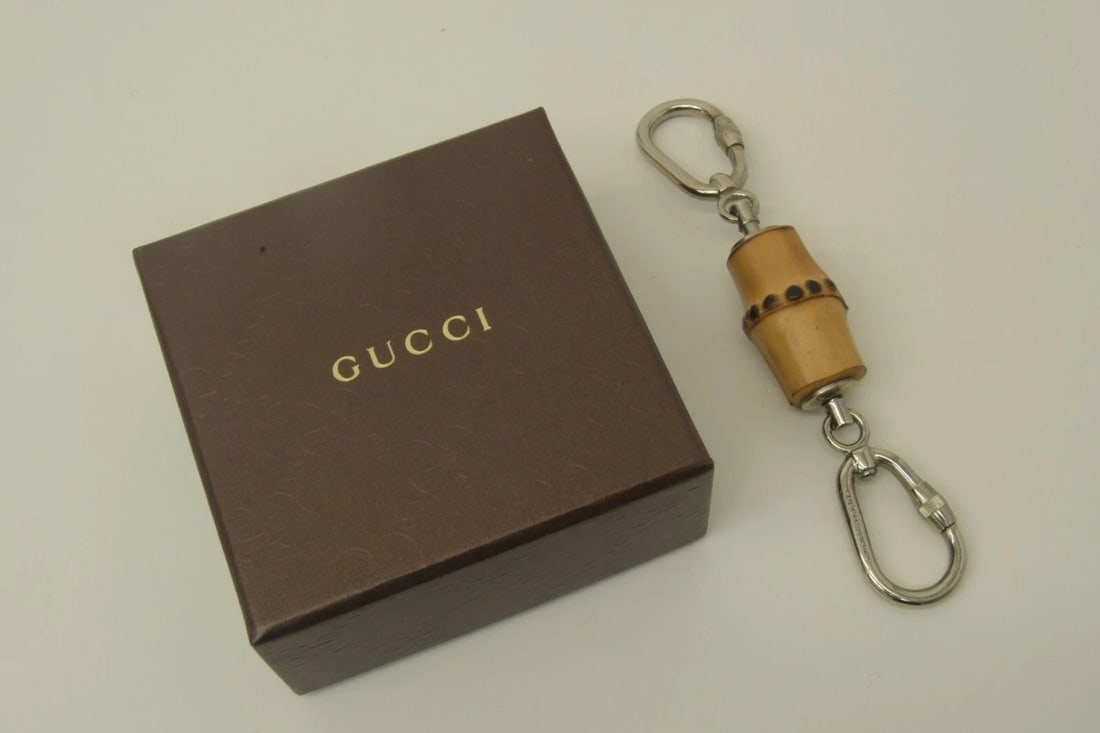 AUTHENTIC GUCCI VINTAGE BAMBOO TOGGLE CHARM KEYCHAIN SP CLIP JEWELRY ACCESSORY (1 of 2)