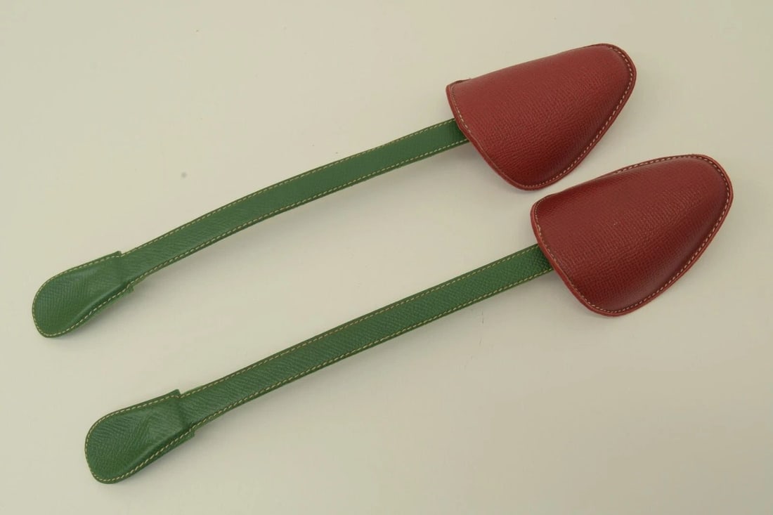 AUTHENTIC HERMES LEATHER SHOE INSERTS RED GREEN VINTAGE FOOT SLIP COLLECTIBLES (1 of 2)