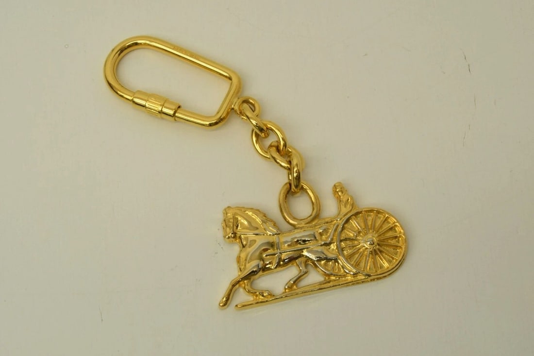 AUTHENTIC CELINE GOLD PLATED HORSE LOGO KEYCHAIN CLASSIC CHARM JEWELRY ACCESSORY (1 of 2)