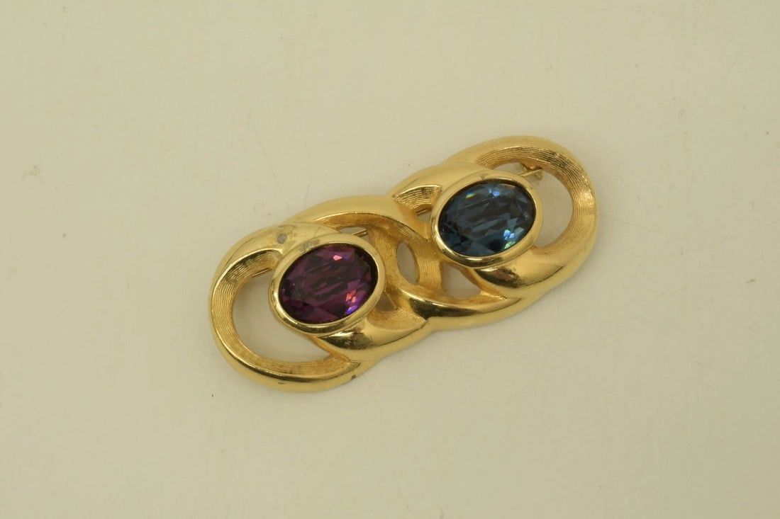 AUTHENTIC CHRISTIAN DIOR OVAL LINK BROOCH GP FAUX GEMSTONE BLUE PINK JEWELRY: AUTHENTIC CHRISTIAN DIOR OVAL LINK BROOCH GP FAUX GEMSTONE BLUE PINK JEWELRY Authentic Christian Dior Oval Link Brooch GP Faux Gemstone Blue Pink Jewelry Jewelry AccessoryLadies, Womens, Female Brooch