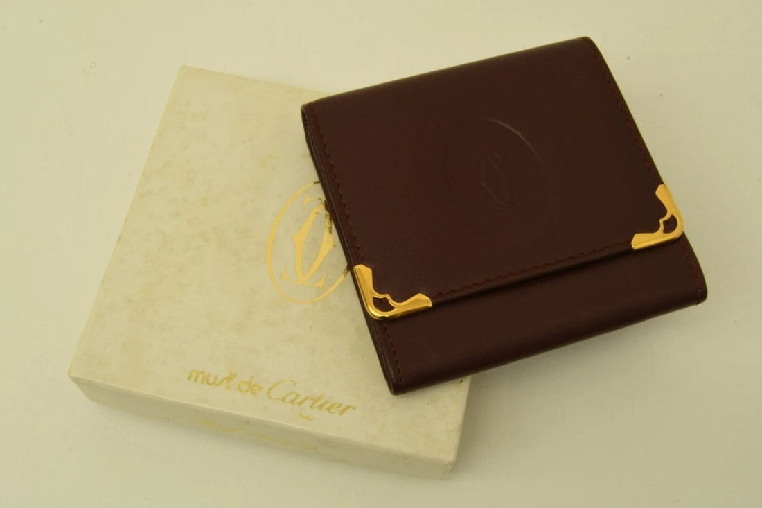 AUTHENTIC CARTIER VINTAGE LEATHER DOUBLE C DECOR WALLET COIN CASE BURGUNDY LOGO: AUTHENTIC CARTIER VINTAGE LEATHER DOUBLE C DECOR WALLET COIN CASE BURGUNDY LOGO Authentic Cartier Vintage Leather Double C Decor Wallet Coin Case Burgundy Logo Authentic Cartier Vintage Leather Double