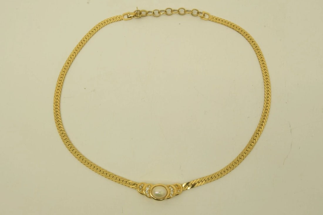 AUTHENTIC CHRISTIAN DIOR NECKLACE GP FAUX PEARL RHINESTONE LUXURY FASHION CHAIN: AUTHENTIC CHRISTIAN DIOR NECKLACE GP FAUX PEARL RHINESTONE LUXURY FASHION CHAIN Authentic Christian Dior Necklace GP Faux Pearl Rhinestone Luxury Fashion Chain Jewelry Accessory Ladies, Womens, Female