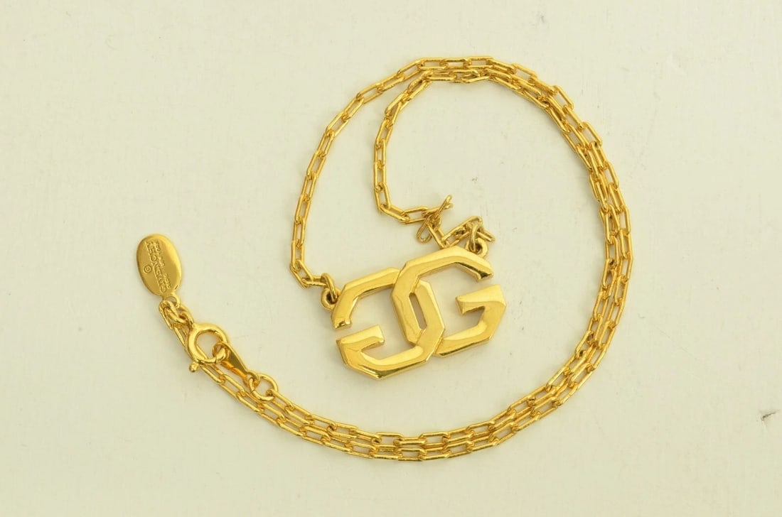AUTHENTIC GIVENCHY GP LOGO NECKLACE VINTAGE DOUBLE G CHARM JEWELRY ACCESSORY (1 of 2)