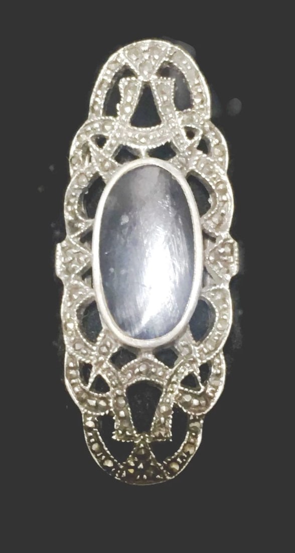 LONG ART DECO ONYX RING MOURNING BOHO MARCASITE RING STERLING SILVER SIZE 5.5: LONG ART DECO ONYX RING MOURNING BOHO MARCASITE RING STERLING SILVER SIZE 5.5 Long Art Deco Onyx Marcasites Sterling Silver Ring Size 5.50 Weight 6.9g Widest Part of Ring 1 5/8" Thinnest Part of Ring 