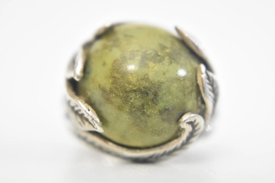 GREEN DOME RING VINTAGE MARBLE STERLING SILVER SIZE 6.5: GREEN DOME RING VINTAGE MARBLE STERLING SILVER SIZE 6.5 vintage green dome ring sterling silver size 6.50 weight 10.7g Widest part of band 3/4" Thinnest part of band 1/8" Delivered in a Gift Box