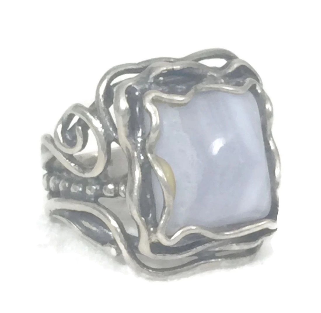 BLUE LACE AGATE RING STERLING SILVER VINTAGE SIZE 5.50 WIRE WRAPPED ISRAEL PINKY: BLUE LACE AGATE RING STERLING SILVER VINTAGE SIZE 5.50 WIRE WRAPPED ISRAEL PINKY Vintage Blue Lace Agate Wire Wrapped Ring Sterling Silver Band Made and Signed Israel Plus Size 5.50 Weight 8.5g Widest