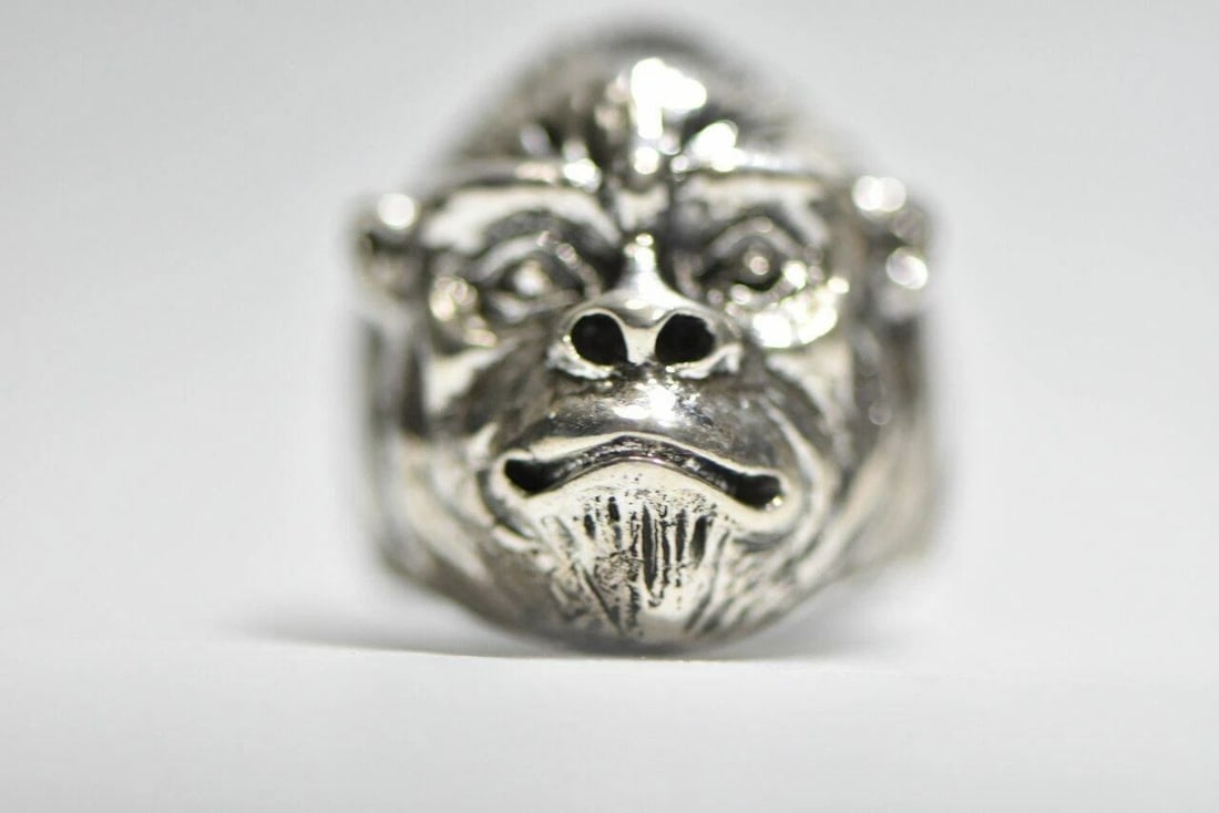 APE RING SASQUATCH BAND GORILLA STERLING SILVER MEN SIZE 8.75: APE RING SASQUATCH BAND GORILLA STERLING SILVER MEN SIZE 8.75 ape ring sasquatch band gorilla sterling silver men Size 8.75 Weight 19.8g Widest Part of the band 1" Thinnest Part of the band 3/16"