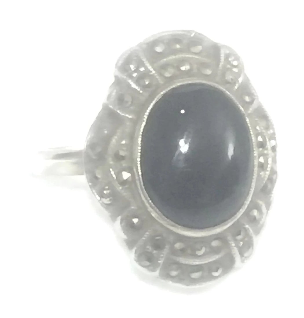 ONYX MARCASITE RING ART DECO VINTAGE STERLING SILVER PINKY MOURNING SIZE 5.5: ONYX MARCASITE RING ART DECO VINTAGE STERLING SILVER PINKY MOURNING SIZE 5.5 Art Deco Onyx Marcasite Ring Sterling Silver Ring AS IS Band Slightly Out of Round Size 5.5 Weight 4.7g Widest Part of Ring