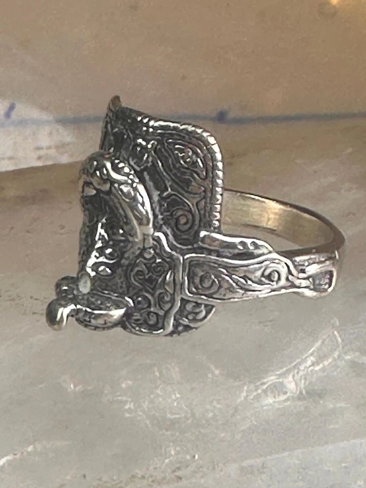 SADDLE RING KABANA BAND COWGIRL SOUTHWEST SIZE 5.75 STERLING SILVER WOMEN GIRLS: SADDLE RING KABANA BAND COWGIRL SOUTHWEST SIZE 5.75 STERLING SILVER WOMEN GIRLS Saddle ring Kabana band cowgirl southwest size 5.75 sterling silver women girls Size 5.75 Between a size 5.75 and a size