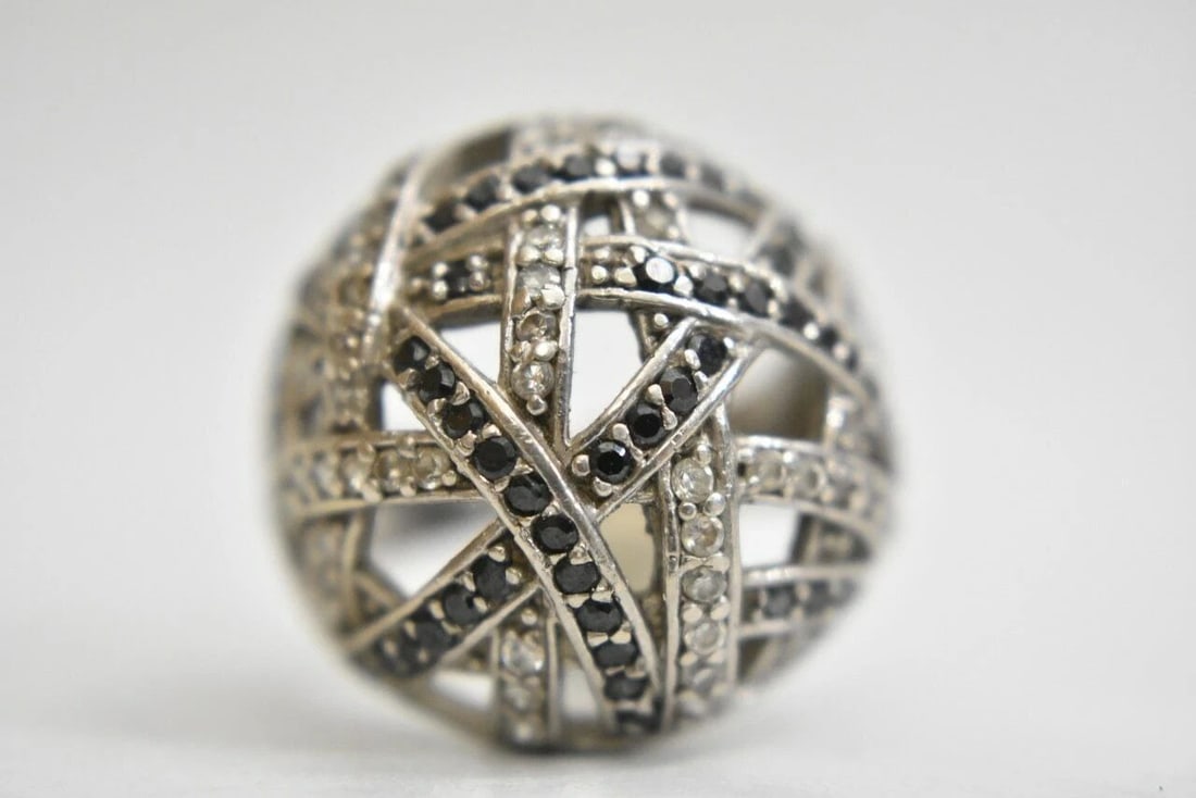 DOME RING BUBBLE BLACK AND CLEAR CRYSTALS WOMEN STERLING SILVER SIZE 8.5: DOME RING BUBBLE BLACK AND CLEAR CRYSTALS WOMEN STERLING SILVER SIZE 8.5 Dome ring Bubble black and clear crystals women band sterling silver Size 8.5 Weight 12.3g Widest part of band 7/8" Thinnest pa