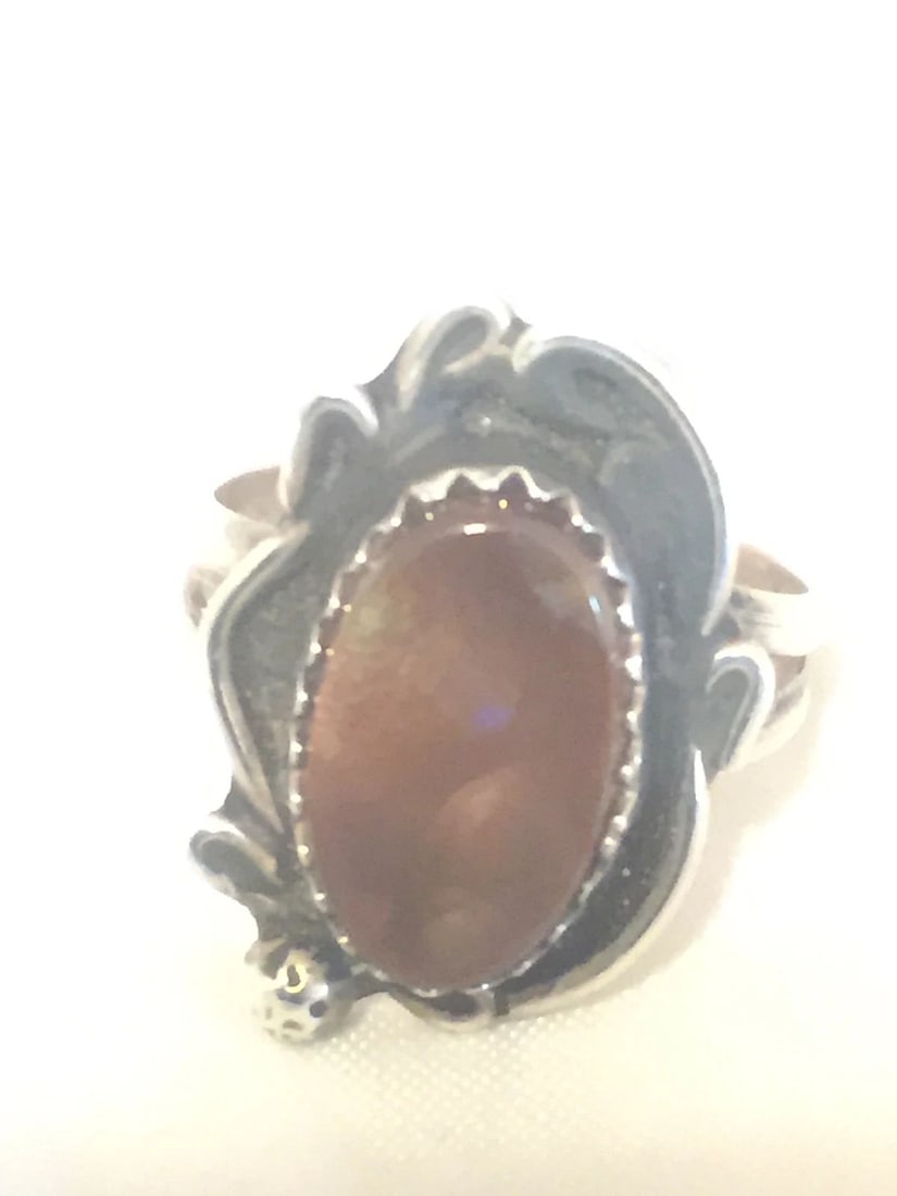 VINTAGE STERLING SILVER SOUTHWEST TRIBAL RING FIRE AGATE SIZE 4.25 2.4G: VINTAGE STERLING SILVER SOUTHWEST TRIBAL RING FIRE AGATE SIZE 4.25 2.4G Vintage Sterling Silver Southwest Tribal Ring Fire Agate Size 4.25 Weight 2.4g Length 13/16" Width 1/2" Free Postal Shipping and