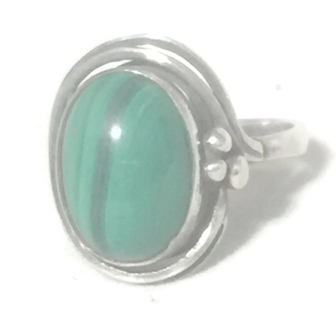 VINTAGE MALACHITE ART DECO STYLE STERLING SILVER WOMEN BOHO GIRLS RING SIZE 7.50: VINTAGE MALACHITE ART DECO STYLE STERLING SILVER WOMEN BOHO GIRLS RING SIZE 7.50 Vintage Malachite Sterling Silver Ring Gorgeous Setting Size 7.50 Weight 4.8g Widest Part of Band 3/4" Thinnest