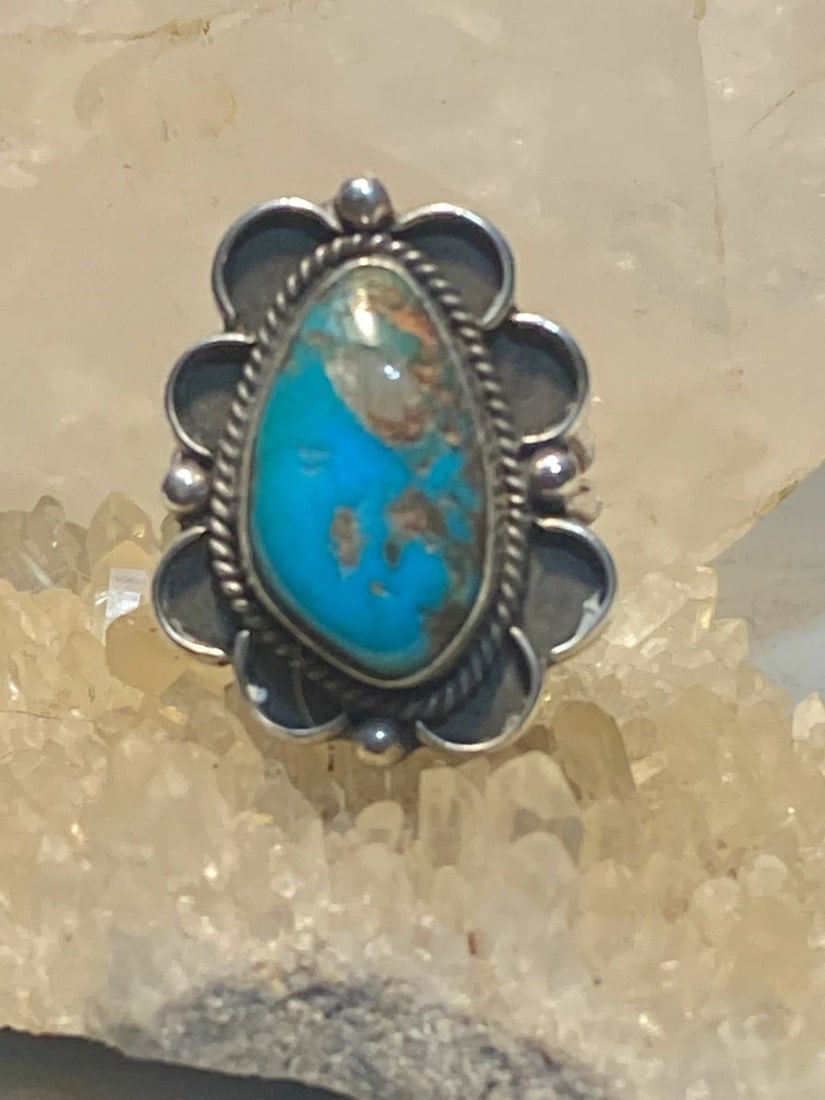 TURQUOISE RING SIZE 7.25 NAVAJO SOUTHWEST STERLING SILVER WOMEN B: TURQUOISE RING SIZE 7.25 NAVAJO SOUTHWEST STERLING SILVER WOMEN B Turquoise Ring southwest sterling silver women b Size 7.25 Between a size 7.25 and a size 7.50 Weight 7.5g Length 1 1/16" Width. 3/4" 