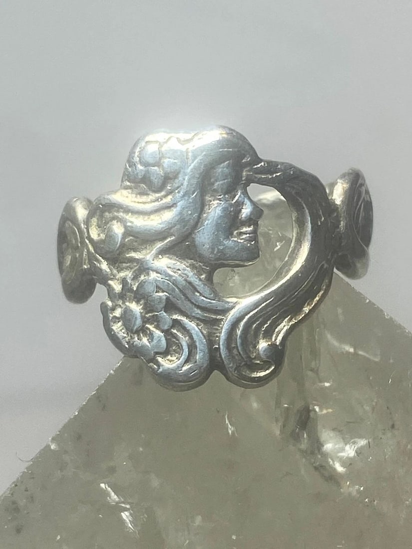 LADY FACE RING ART DECO INFLUENCES FLORAL BAND STERLING SILVER WOMEN GIRLS: LADY FACE RING ART DECO INFLUENCES FLORAL BAND STERLING SILVER WOMEN GIRLS Lady face ring Art Deco influences floral band sterling silver women girls Size 5 Weight 3.7g Widest part. 1/2" Thinnest part