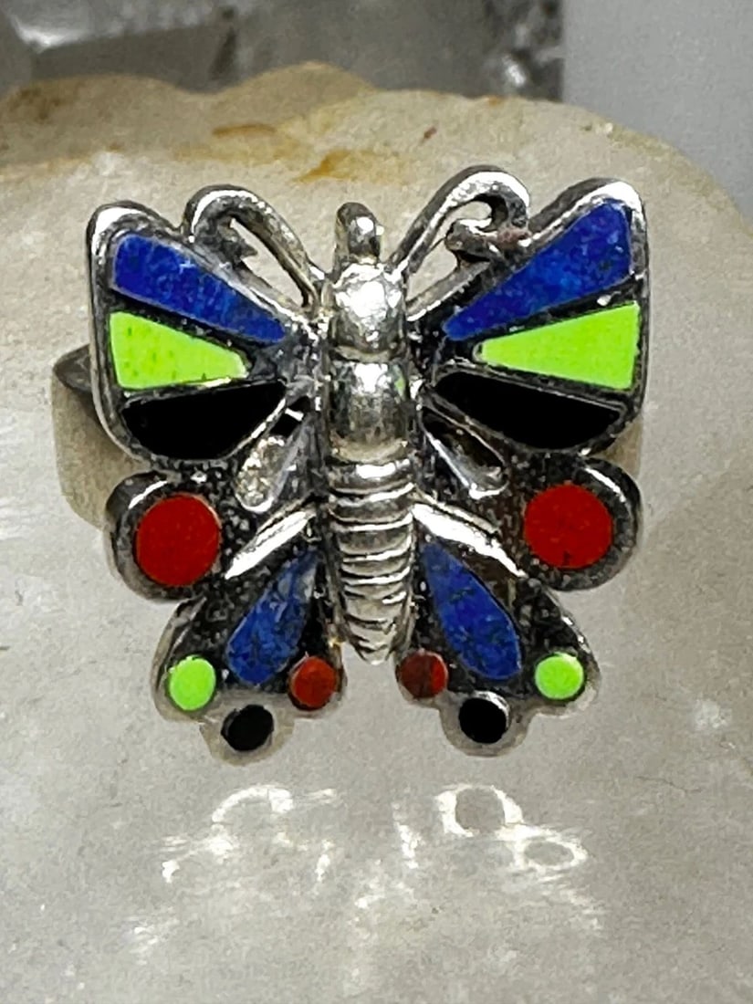 BUTTERFLY RING SOUTHWEST LAPIS ONYX CORAL SIZE 8 STERLING SILVER WOMEN: BUTTERFLY RING SOUTHWEST LAPIS ONYX CORAL SIZE 8 STERLING SILVER WOMEN Butterfly ring southwest lapis onyx coral size 8 sterling silver women signed MYD Size 8 Weight 7.2g Length. 3/4" Width 1/2" Thin