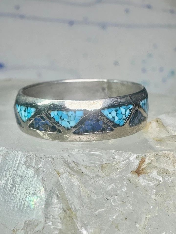 VINTAGE ZUNI RING WEDDING BAND TURQUOISE CHIPS BLUE LAPIS SIZE 11.2 STERLING SI: VINTAGE ZUNI RING WEDDING BAND TURQUOISE CHIPS BLUE LAPIS SIZE 11.2 STERLING SI Vintage Zuni ring wedding band turquoise chips blue lapis size 11.2 sterling silver Size 11.25 Weight 3.6g Width. 1/4"