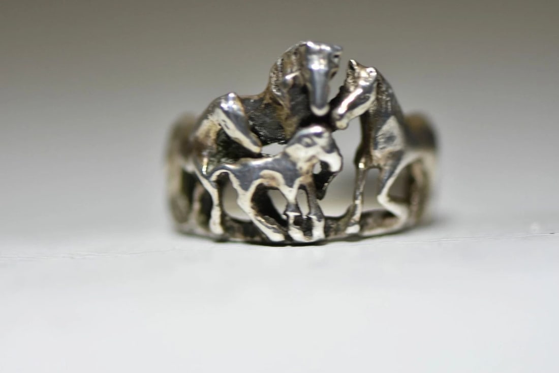 HORSES RING HORSE FAMILY BAND STERLING SILVER WOMEN (1 of 2)