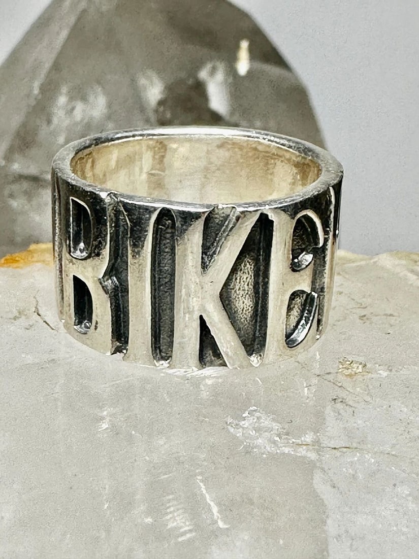 BIKER RING BIKER WORD MOTORCYCLE BAND SIZE 8 STERLING SILVER WOMEN MEN: BIKER RING BIKER WORD MOTORCYCLE BAND SIZE 8 STERLING SILVER WOMEN MEN Biker ring Biker word band size 8 sterling silver women men Size 8 Weight 11.7g Width 1/2"