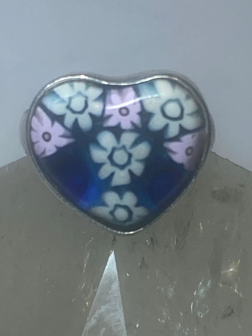 HEART RING MURANO GLASS FLOWERS LOVE VALENTINE STERLING SILVER WOMEN GIRLS: HEART RING MURANO GLASS FLOWERS LOVE VALENTINE STERLING SILVER WOMEN GIRLS Heart ring Murano glass flowers love Valentine sterling silver women girls Size 5.50 Weight 4.8g Length. 1/2" Widest part 1/2