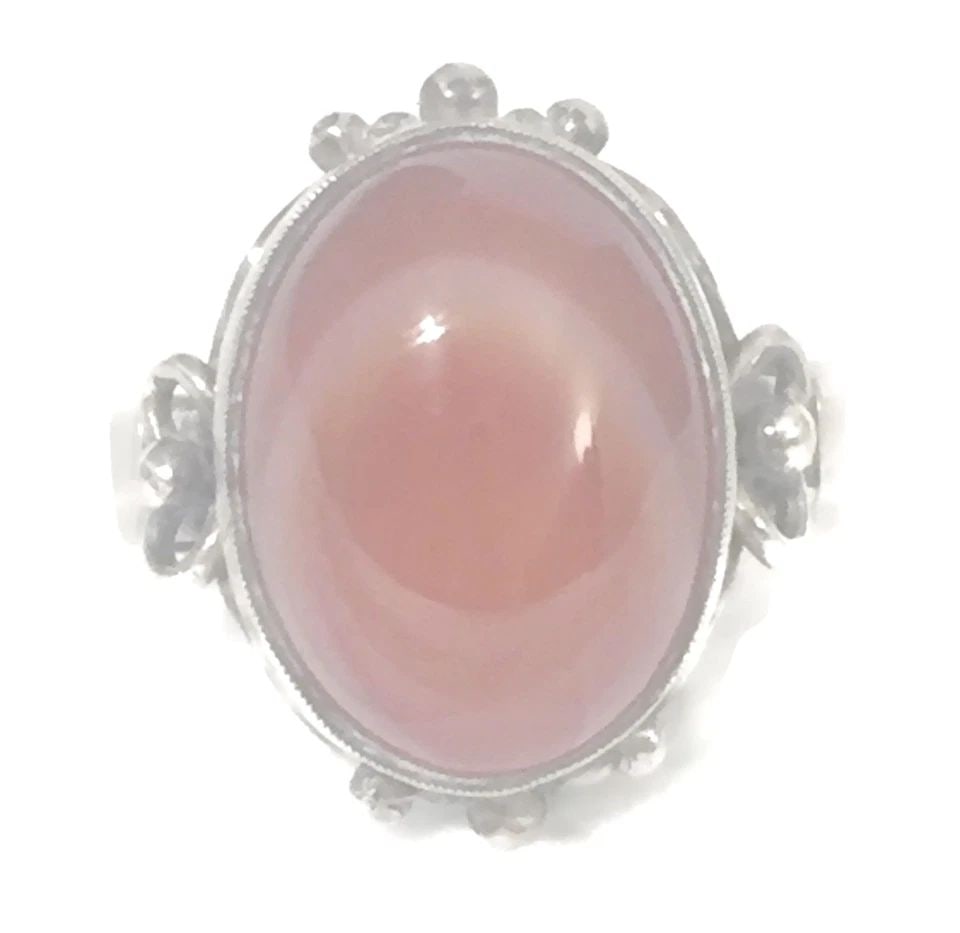 AGATE RING VINTAGE STERLING SILVER GIRLS BOHO WOMEN SIZE 8: AGATE RING VINTAGE STERLING SILVER GIRLS BOHO WOMEN SIZE 8 Agate Ring Vintage Sterling Silver Influenced by the Arts & Crafts Movement Size 8 Weight 6.1g Widest Part of Band 3/4" Thinnest Part of Band
