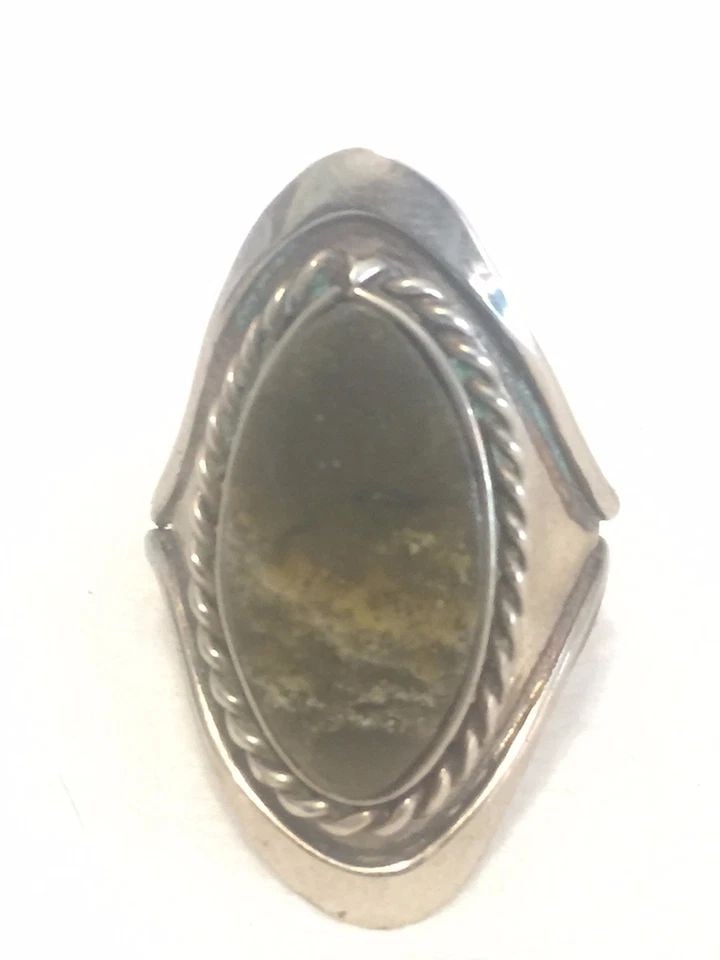 VINTAGE STERLING SILVER SOUTHWEST TRIBAL RING SIZE ADJ 6.5 - 8.5 JASPER AGATE?: VINTAGE STERLING SILVER SOUTHWEST TRIBAL RING SIZE ADJ 6.5 - 8.5 JASPER AGATE? Vintage Sterling Silver Southwest Tribal Ring Agate or Jasper Size Adjustable 6.5 to 8.5 Weight 4g Length 1 1/4" Width 1/