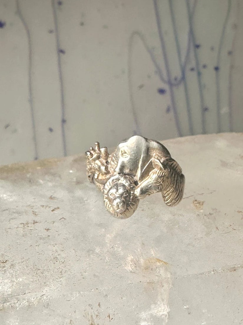 VINTAGE SAFARI RING ELEPHANT ZEBRA GIRAFFE LION BAND SIZE 6.5 STERLING SILVER WO: VINTAGE SAFARI RING ELEPHANT ZEBRA GIRAFFE LION BAND SIZE 6.5 STERLING SILVER WO Vintage Safari ring Elephant Zebra Giraffe Lion band size 6.5 sterling silver women Size 6.50 Weight 4.1g Width 5/8" Ba