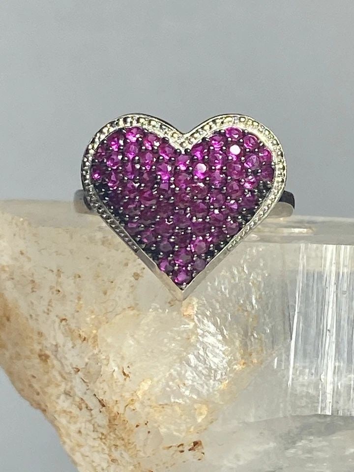 HEART RING RED VALENTINE RING LOVE COCKTAIL STERLING SILVER WOMEN GIRLS: HEART RING RED VALENTINE RING LOVE COCKTAIL STERLING SILVER WOMEN GIRLS Heart ring red valentine ring love cocktail sterling silver women girls Size 5.50 Between a size 5.50 and a size 5.75 Weight 3.6