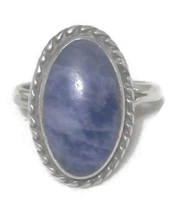 BLUE SOUTHWEST STERLING SILVER WOMEN BOHO PINKY RING SIZE 5.75 GIRL: BLUE SOUTHWEST STERLING SILVER WOMEN BOHO PINKY RING SIZE 5.75 GIRL Vintage Blue southwestern Sterling Silver Ring Size 5.75 Between a Size 5.75 & Size 6 Weight 4.7g Widest Part of Band 13/16" Thinnes