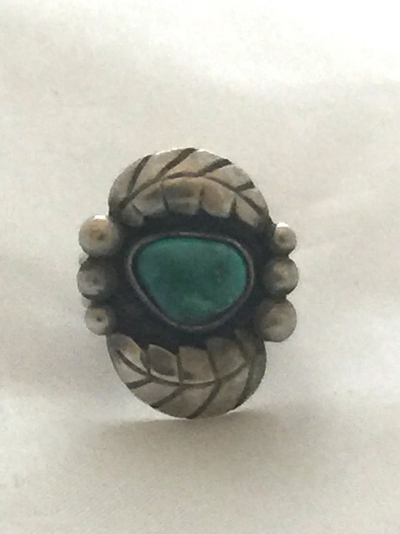 VINTAGE STERLING NATIVE AMERICAN NAVAJO TURQUOISE RING SIZE 4 5.4 G (1 of 1)