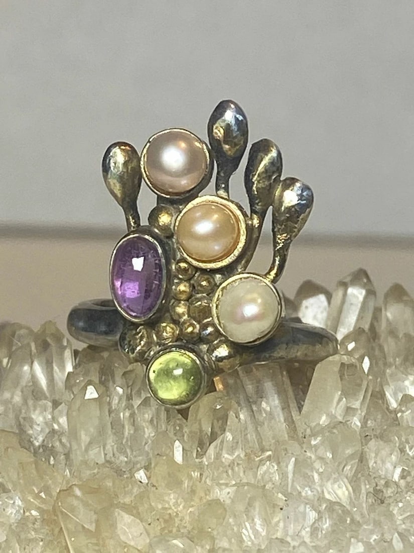 PEARL RING FLORAL BOHO STERLING SILVER: PEARL RING FLORAL BOHO STERLING SILVER Pearl ring floral boho sterling silver Size 6 Weight 6.3g Length. 7/8" Width. 1/2" Thinnest part of band 1/8"