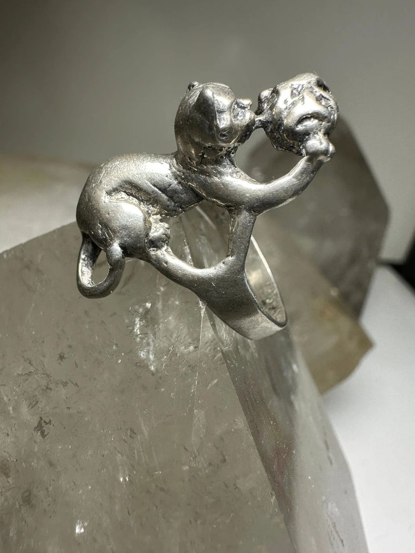 CAT RING KITTEN WITH BALL OF YARN SIZE 7.25 STERLING SILVER WOMEN: CAT RING KITTEN WITH BALL OF YARN SIZE 7.25 STERLING SILVER WOMEN Cat ring kitten with ball of yarn size 7.25 sterling silver women Size 7.25 Weight. 4.1g Length 1" Width 1/2" Thinnest part of band 1/