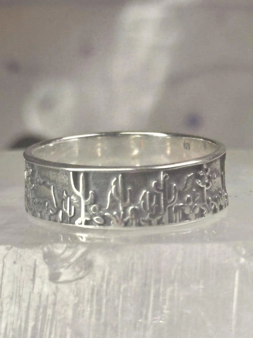 CACTUS RING CACTI SOUTHWEST BAND SIZE 9.75 STERLING SILVER WOMEN MEN: CACTUS RING CACTI SOUTHWEST BAND SIZE 9.75 STERLING SILVER WOMEN MEN Cactus Ring Cacti southwest band size 9.75 sterling silver women men Size 9.75 Weight. 3.7g Width. 1/4"